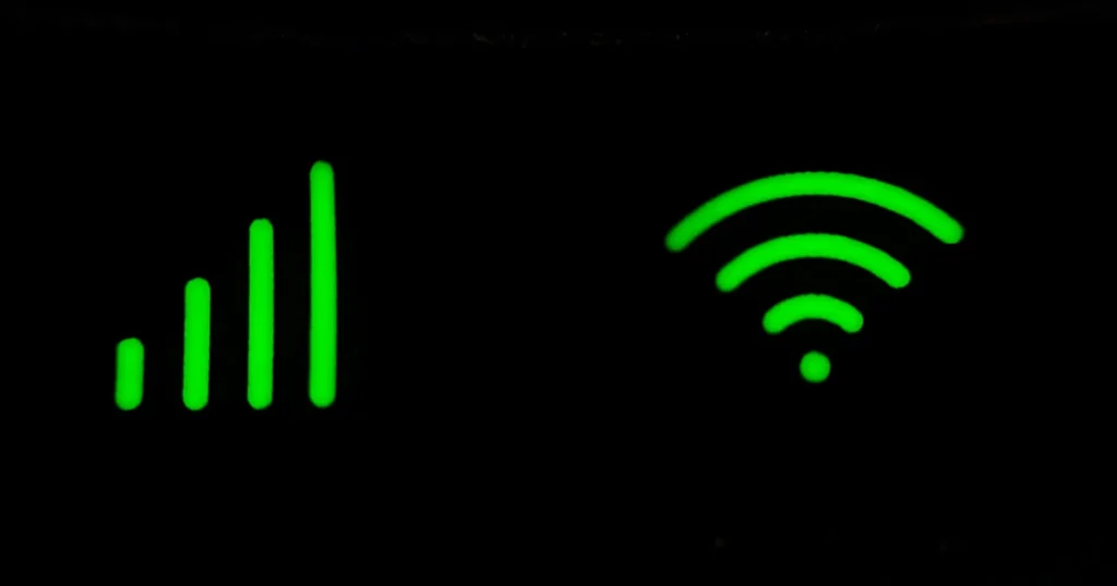 Mobile Hotspot vs Fixed Wireless Home Internet: Which Option is Best for Your Needs